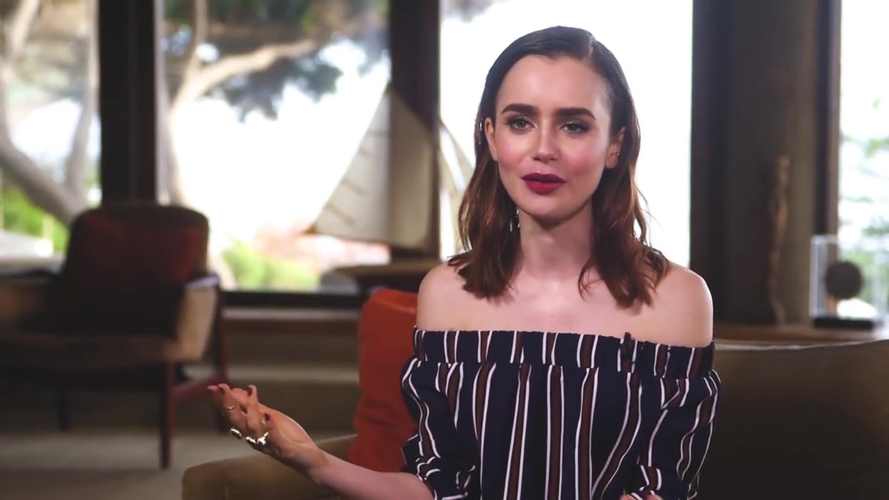 Lily_Collins__106.jpg
