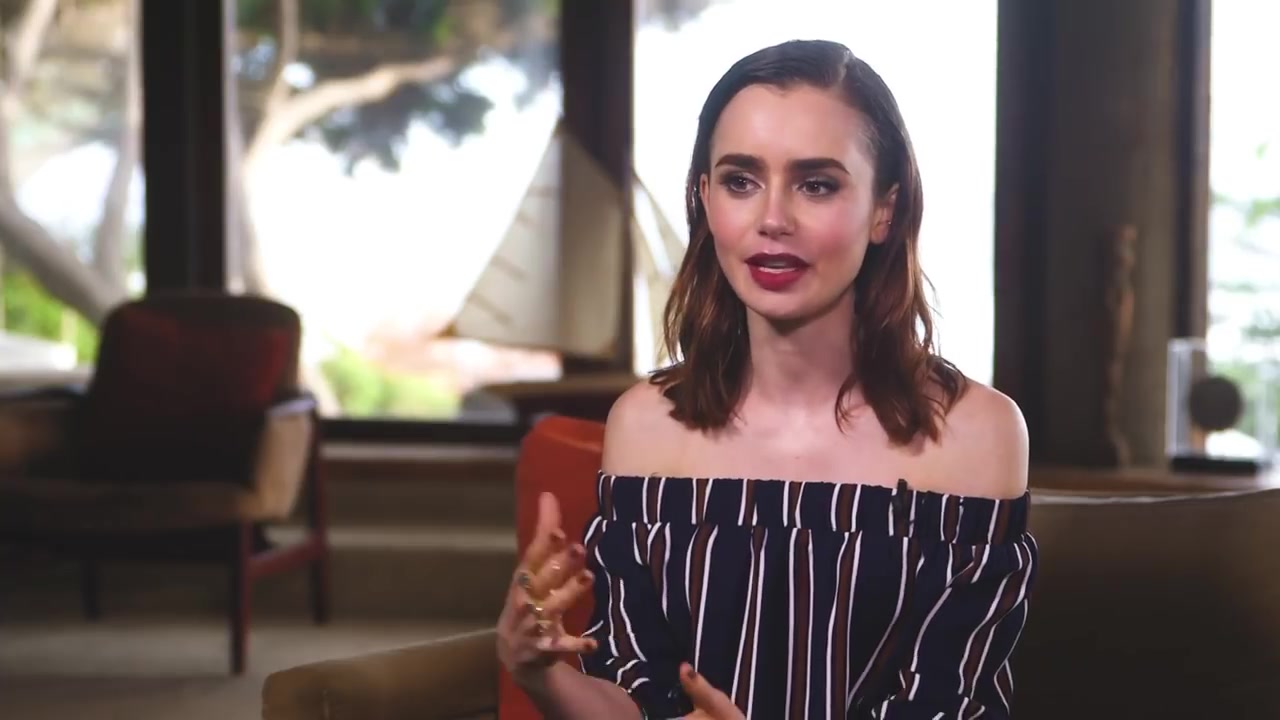 Lily_Collins__109.jpg