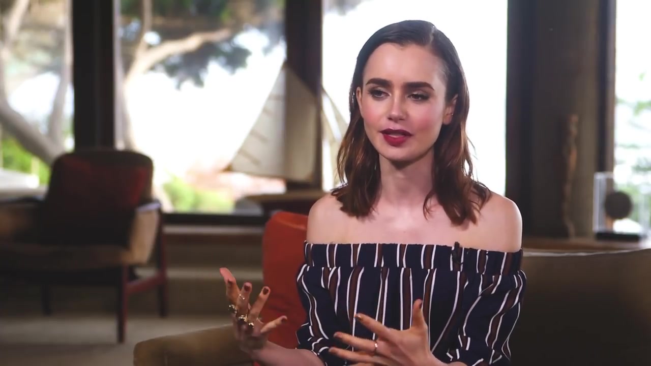 Lily_Collins__111.jpg