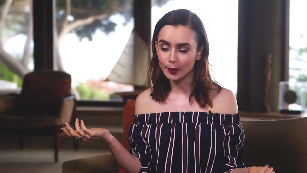 Lily_Collins__131.jpg