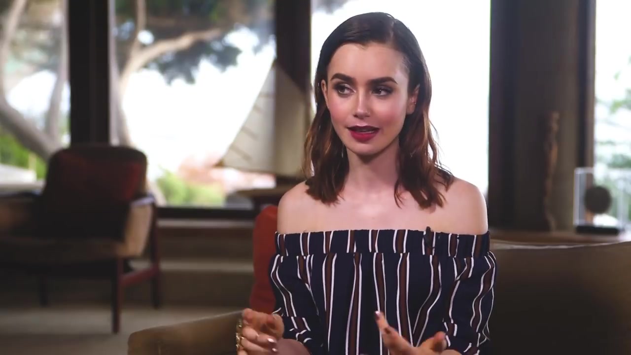 Lily_Collins__153.jpg Lily_Collins__153.jpg