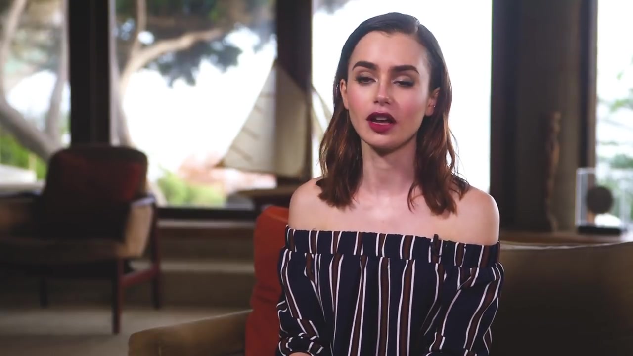 Lily_Collins__155.jpg