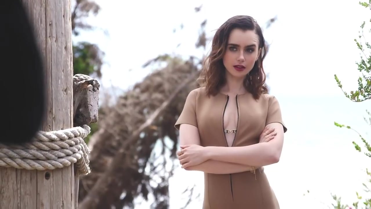Lily_Collins__164.jpg