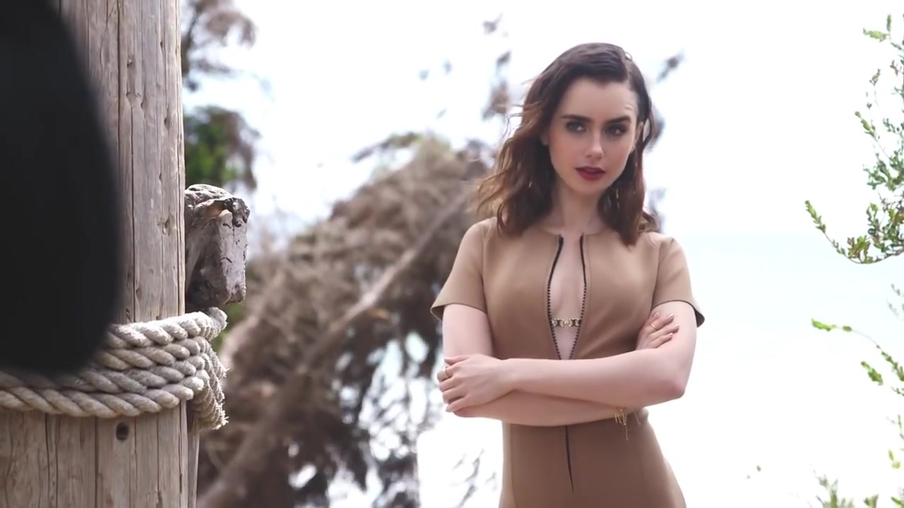 Lily_Collins__165.jpg