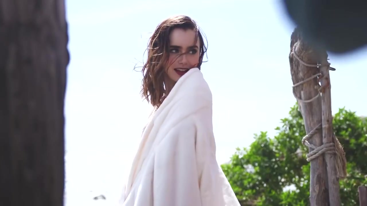 Lily_Collins__171.jpg