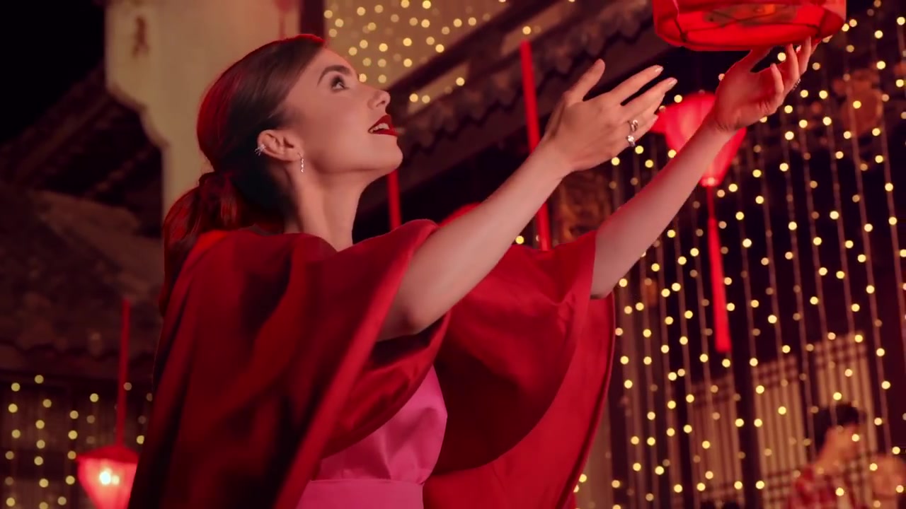 Reset_for_a_Blooming_New_Year_with_Lily_Collins_038.jpg