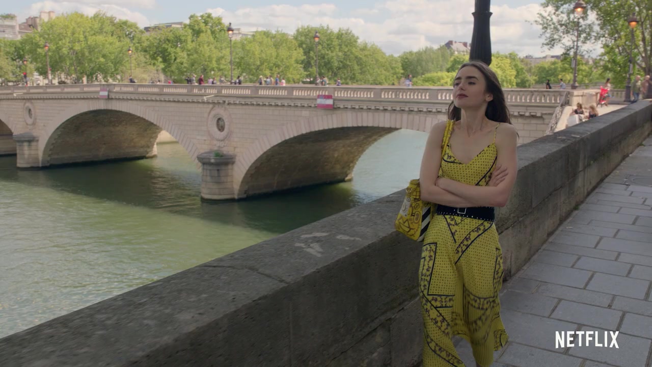 Emily_in_Paris___Official_Teaser__124.jpg