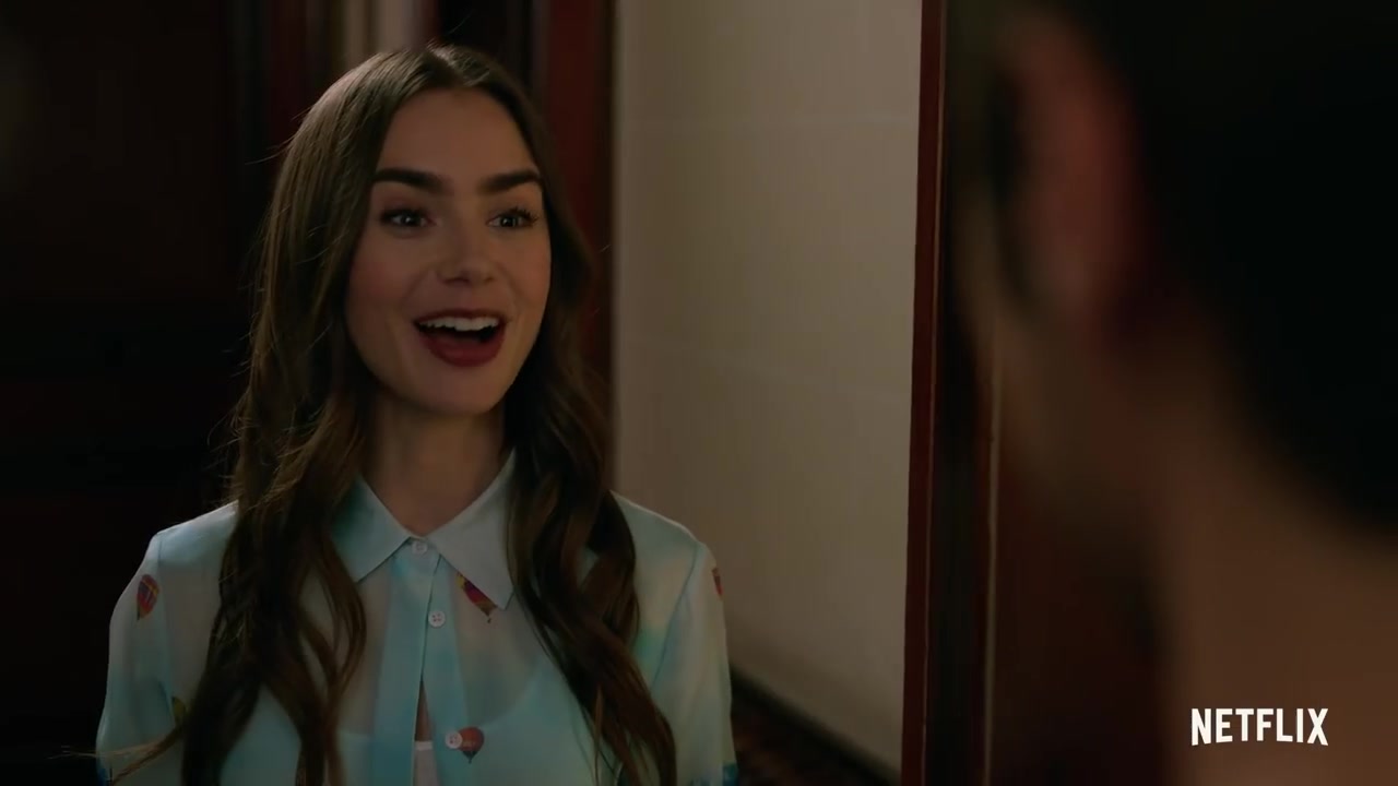 Emily_in_Paris_-_Official_Trailer_-_Netflix_016.jpg Emily_in_Paris_-_Official_Trailer_-_Netflix_016.jpg