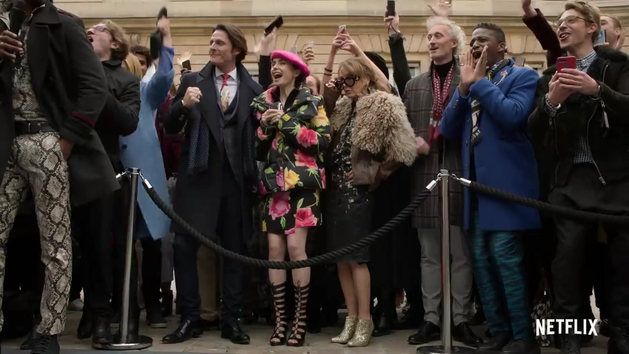 Emily_in_Paris_-_Official_Trailer_-_Netflix_049.jpg