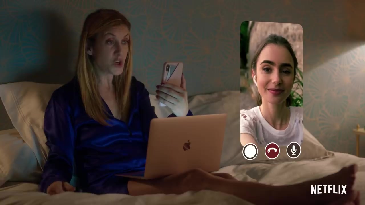 Emily_in_Paris_-_Official_Trailer_-_Netflix_054.jpg
