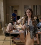 Emily_in_Paris_-_Official_Trailer_-_Netflix_081.jpg