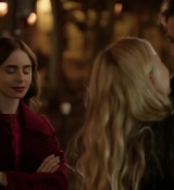 Emily_in_Paris_-_Official_Trailer_-_Netflix_086.jpg