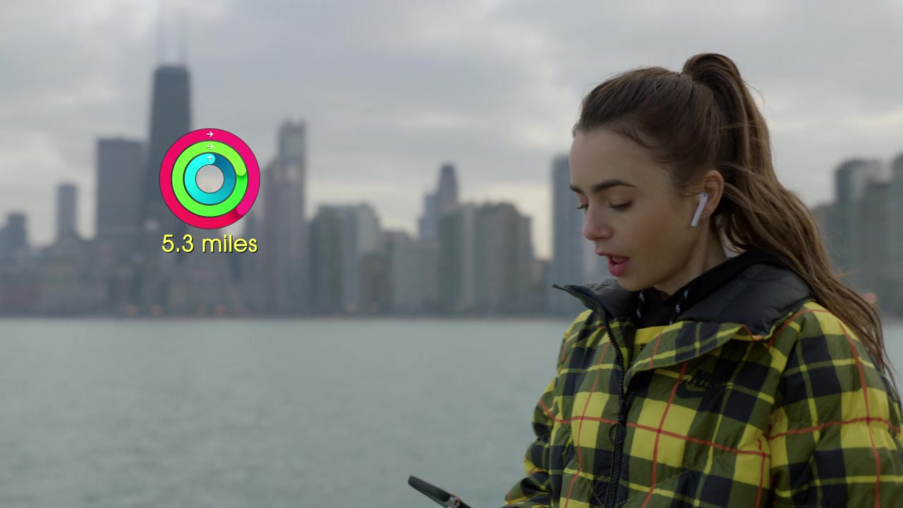 Emily_in_Paris_S01E01_Emily_in_Paris_720p_NF_WEB-DL_DDP5_1_x264-BTN_0051.jpg