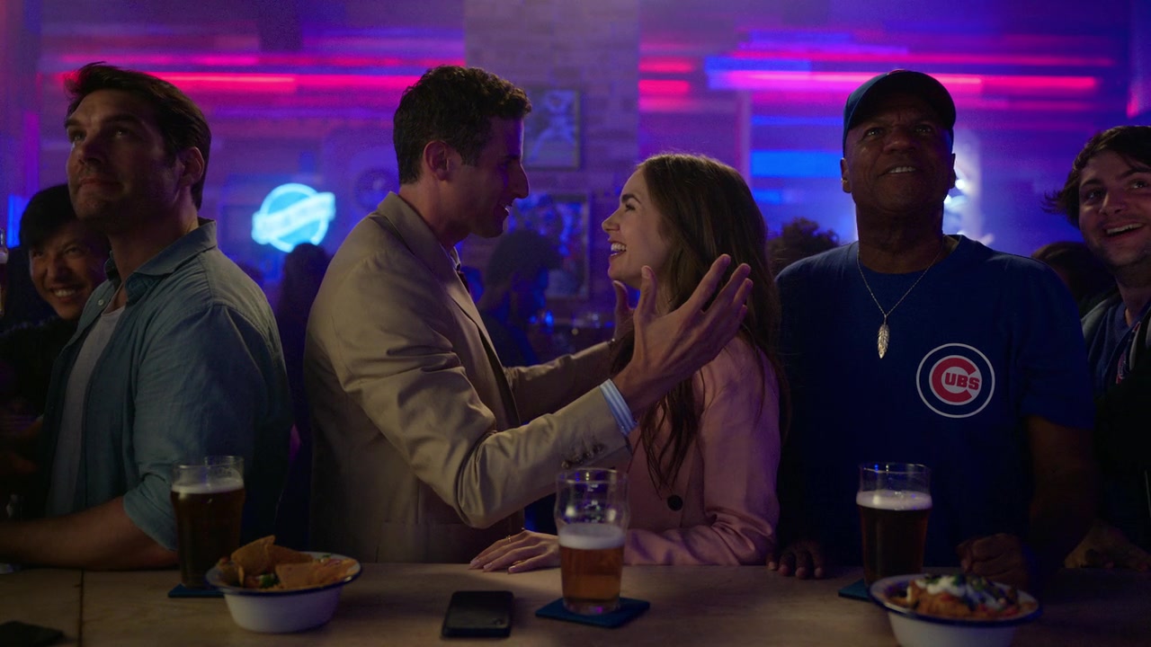 Emily_in_Paris_S01E01_Emily_in_Paris_720p_NF_WEB-DL_DDP5_1_x264-BTN_0246.jpg