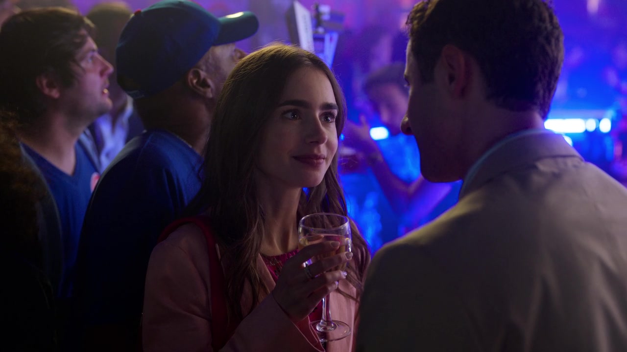 Emily_in_Paris_S01E01_Emily_in_Paris_720p_NF_WEB-DL_DDP5_1_x264-BTN_0267.jpg