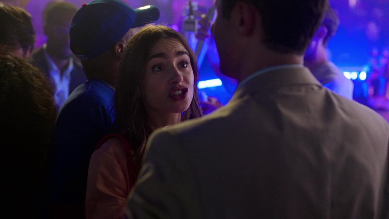 Emily_in_Paris_S01E01_Emily_in_Paris_720p_NF_WEB-DL_DDP5_1_x264-BTN_0275.jpg
