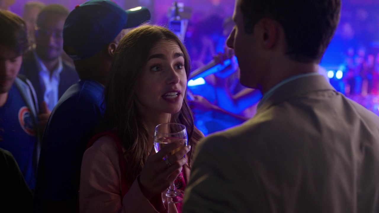 Emily_in_Paris_S01E01_Emily_in_Paris_720p_NF_WEB-DL_DDP5_1_x264-BTN_0277.jpg