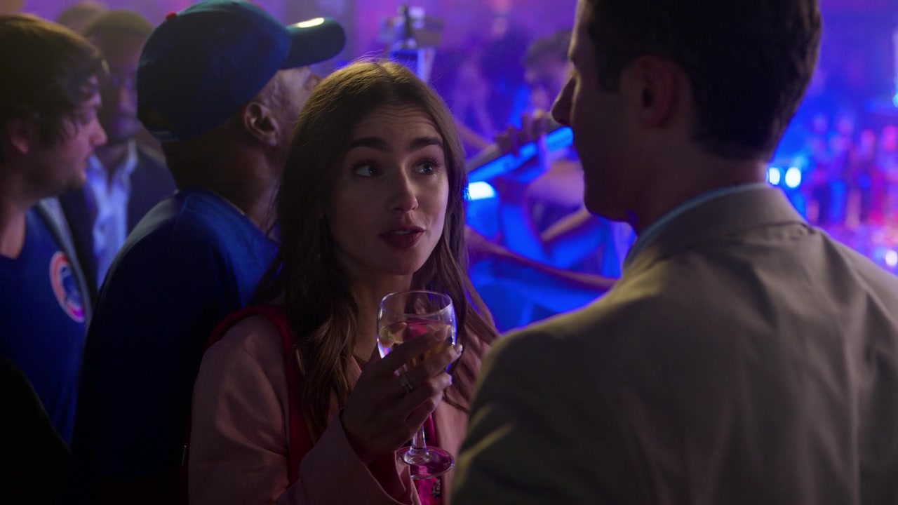 Emily_in_Paris_S01E01_Emily_in_Paris_720p_NF_WEB-DL_DDP5_1_x264-BTN_0278.jpg