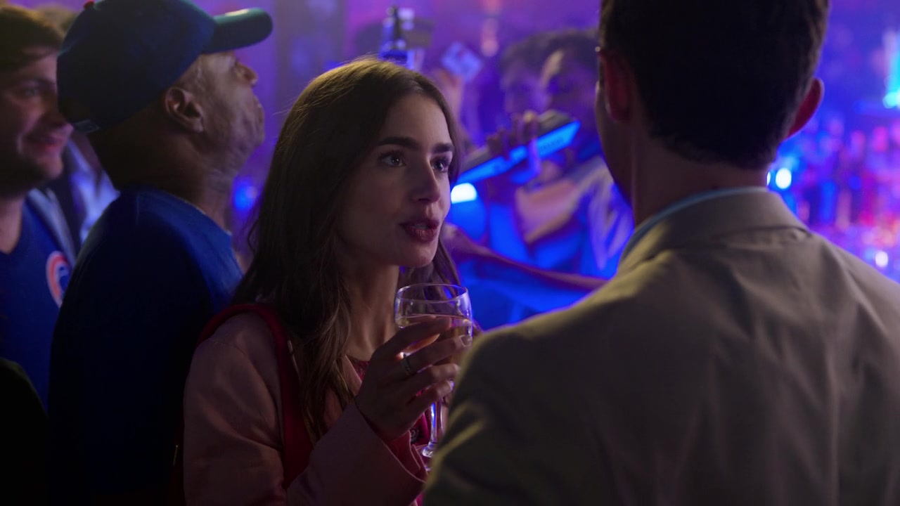 Emily_in_Paris_S01E01_Emily_in_Paris_720p_NF_WEB-DL_DDP5_1_x264-BTN_0281.jpg