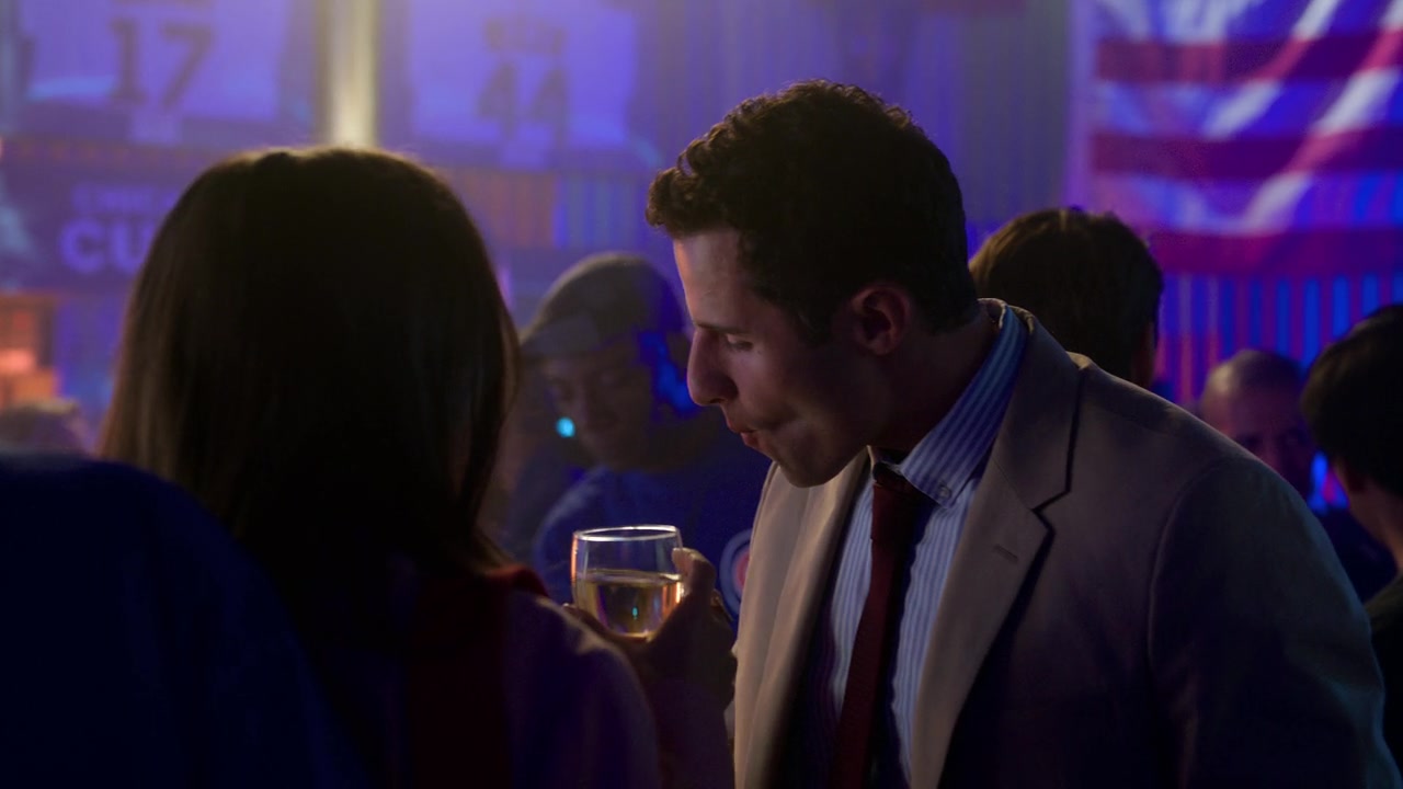 Emily_in_Paris_S01E01_Emily_in_Paris_720p_NF_WEB-DL_DDP5_1_x264-BTN_0298.jpg