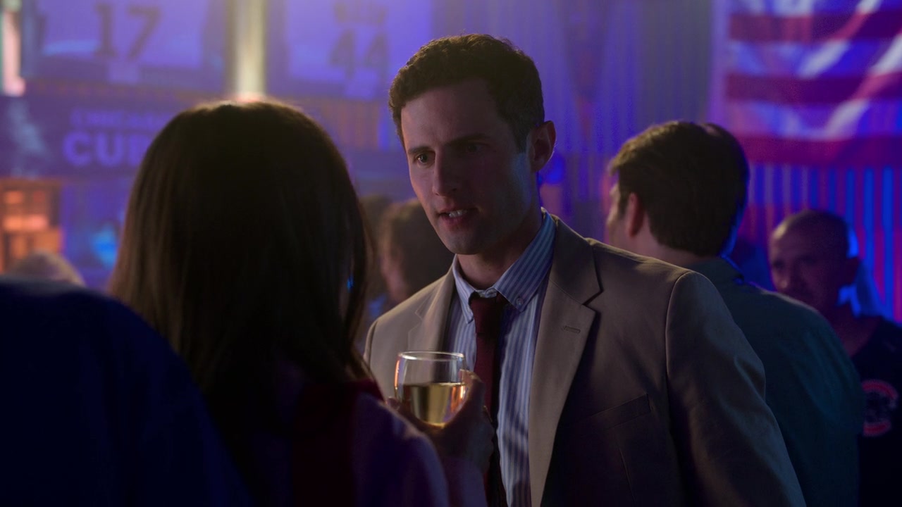 Emily_in_Paris_S01E01_Emily_in_Paris_720p_NF_WEB-DL_DDP5_1_x264-BTN_0311.jpg