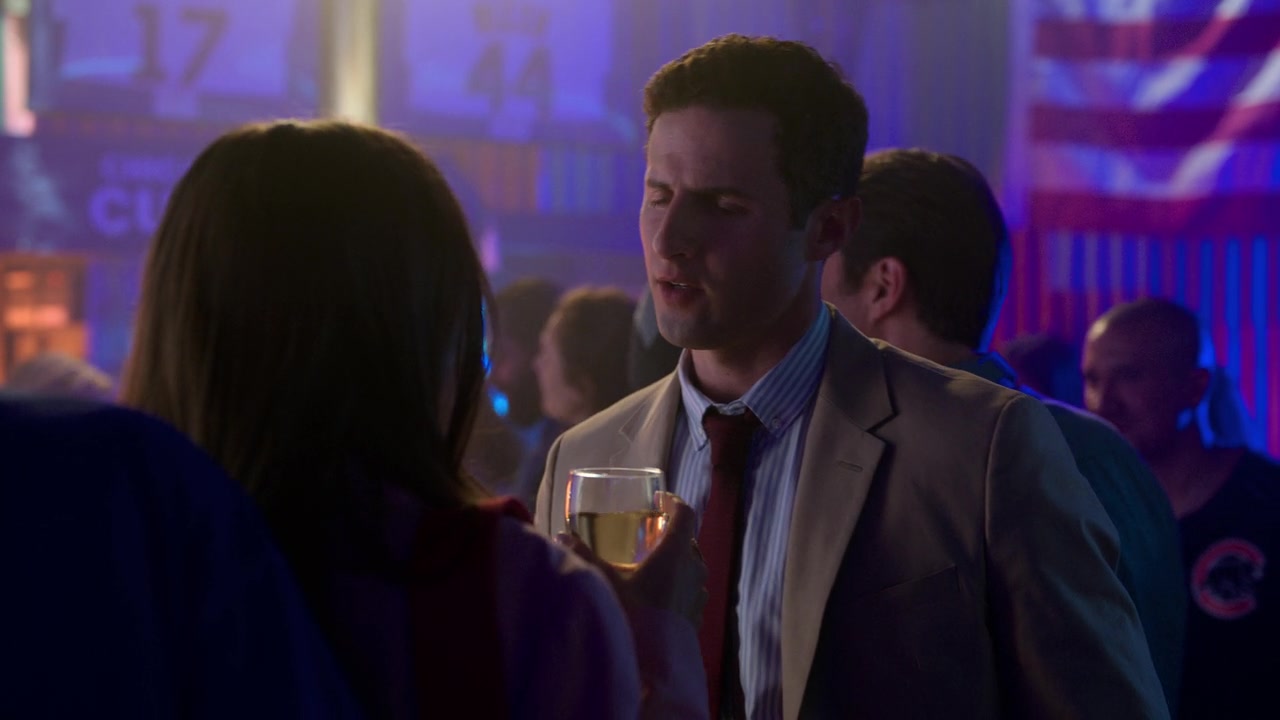 Emily_in_Paris_S01E01_Emily_in_Paris_720p_NF_WEB-DL_DDP5_1_x264-BTN_0312.jpg