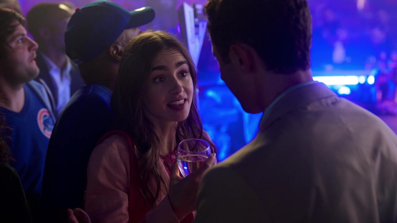 Emily_in_Paris_S01E01_Emily_in_Paris_720p_NF_WEB-DL_DDP5_1_x264-BTN_0332.jpg