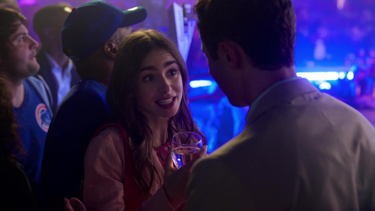 Emily_in_Paris_S01E01_Emily_in_Paris_720p_NF_WEB-DL_DDP5_1_x264-BTN_0333.jpg