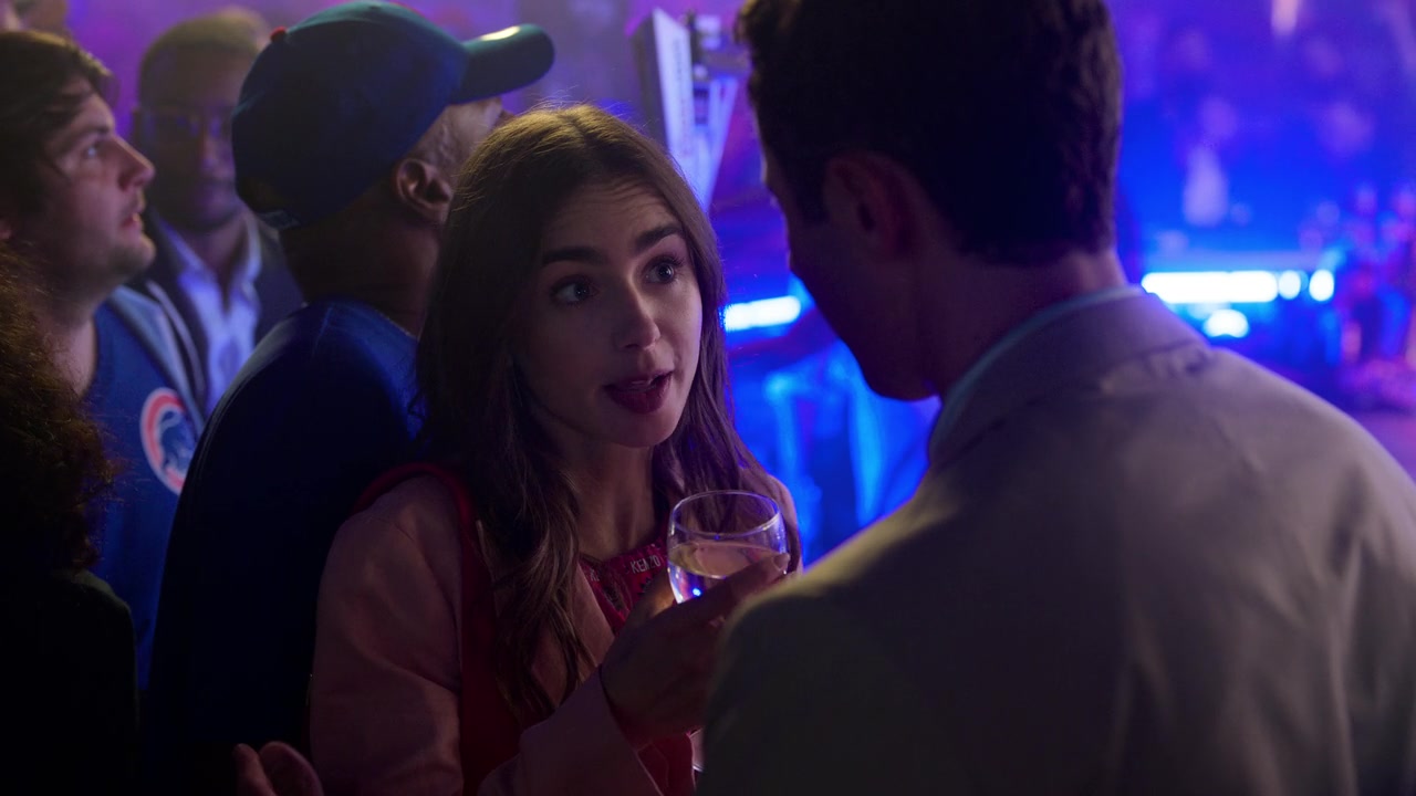 Emily_in_Paris_S01E01_Emily_in_Paris_720p_NF_WEB-DL_DDP5_1_x264-BTN_0335.jpg