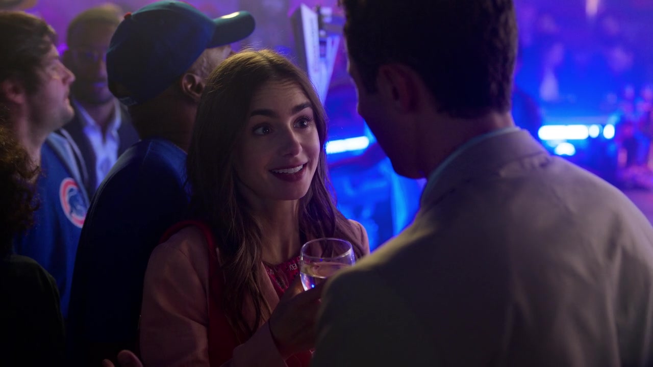 Emily_in_Paris_S01E01_Emily_in_Paris_720p_NF_WEB-DL_DDP5_1_x264-BTN_0336.jpg