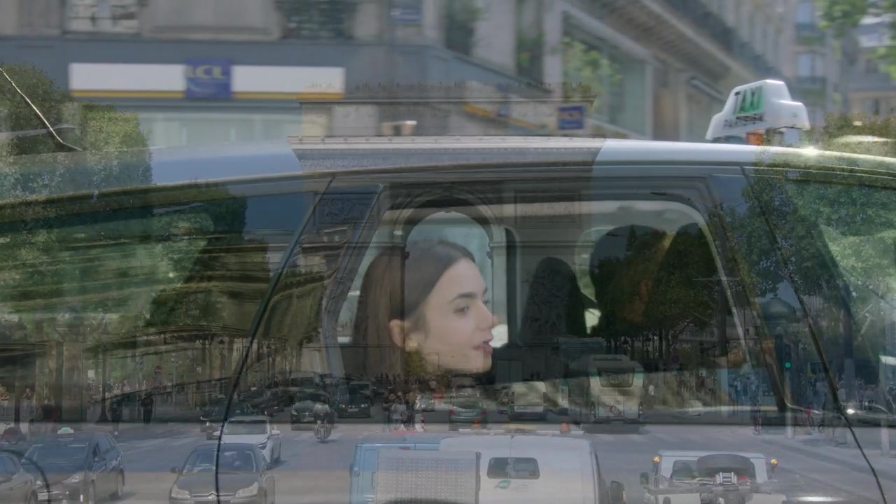 Emily_in_Paris_S01E01_Emily_in_Paris_720p_NF_WEB-DL_DDP5_1_x264-BTN_0449.jpg
