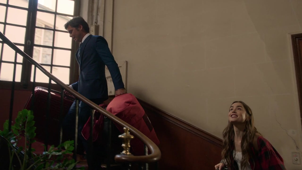 Emily_in_Paris_S01E01_Emily_in_Paris_720p_NF_WEB-DL_DDP5_1_x264-BTN_0545.jpg