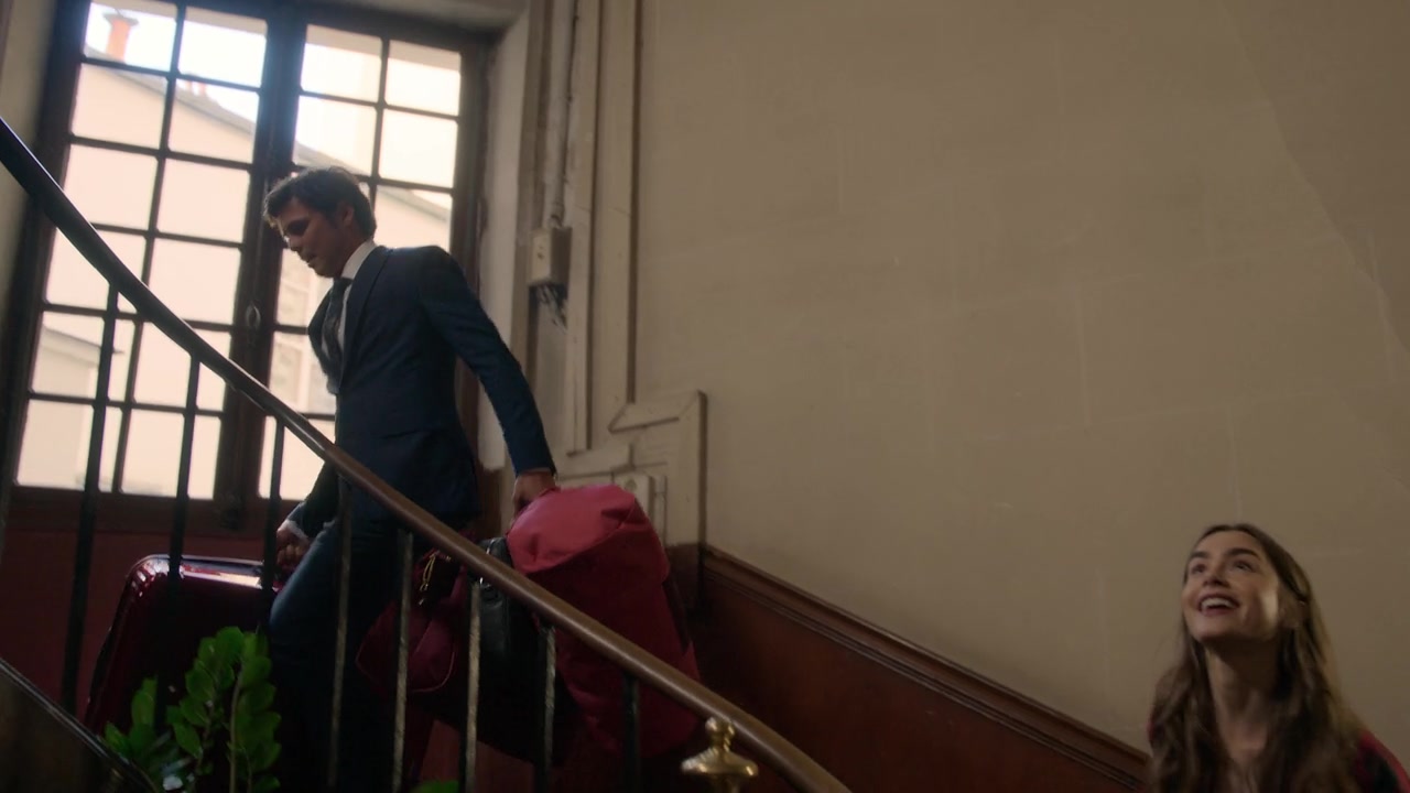 Emily_in_Paris_S01E01_Emily_in_Paris_720p_NF_WEB-DL_DDP5_1_x264-BTN_0546.jpg