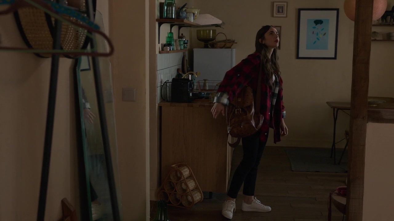 Emily_in_Paris_S01E01_Emily_in_Paris_720p_NF_WEB-DL_DDP5_1_x264-BTN_0617.jpg Emily_in_Paris_S01E01_Emily_in_Paris_720p_NF_WEB-DL_DDP5_1_x264-BTN_0617.jpg