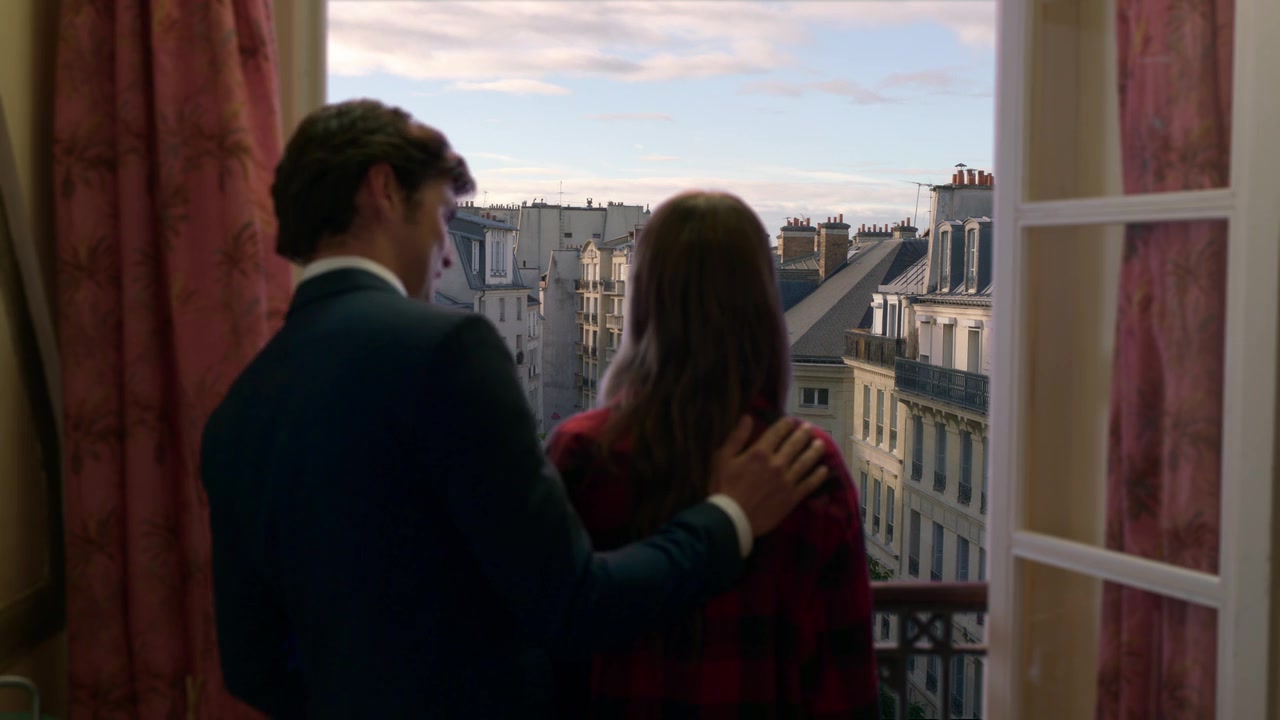 Emily_in_Paris_S01E01_Emily_in_Paris_720p_NF_WEB-DL_DDP5_1_x264-BTN_0658.jpg