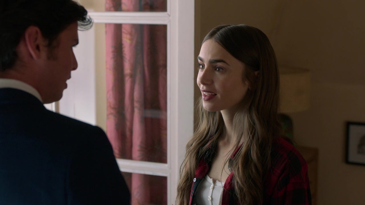 Emily_in_Paris_S01E01_Emily_in_Paris_720p_NF_WEB-DL_DDP5_1_x264-BTN_0682.jpg