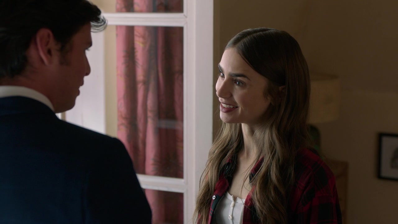 Emily_in_Paris_S01E01_Emily_in_Paris_720p_NF_WEB-DL_DDP5_1_x264-BTN_0685.jpg