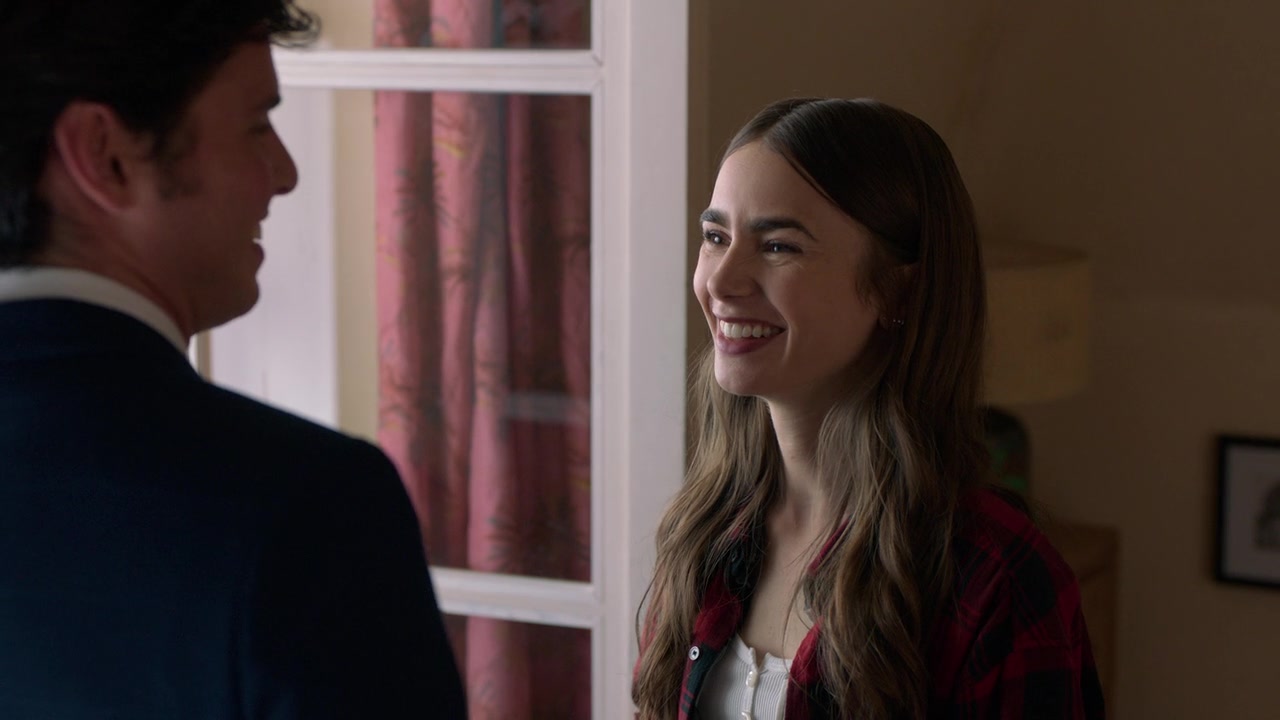 Emily_in_Paris_S01E01_Emily_in_Paris_720p_NF_WEB-DL_DDP5_1_x264-BTN_0713.jpg