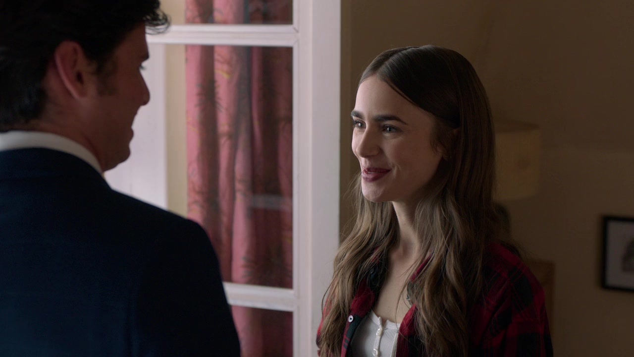 Emily_in_Paris_S01E01_Emily_in_Paris_720p_NF_WEB-DL_DDP5_1_x264-BTN_0714.jpg