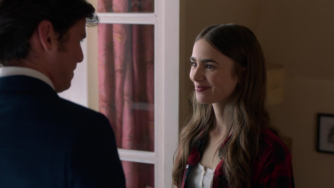 Emily_in_Paris_S01E01_Emily_in_Paris_720p_NF_WEB-DL_DDP5_1_x264-BTN_0715.jpg