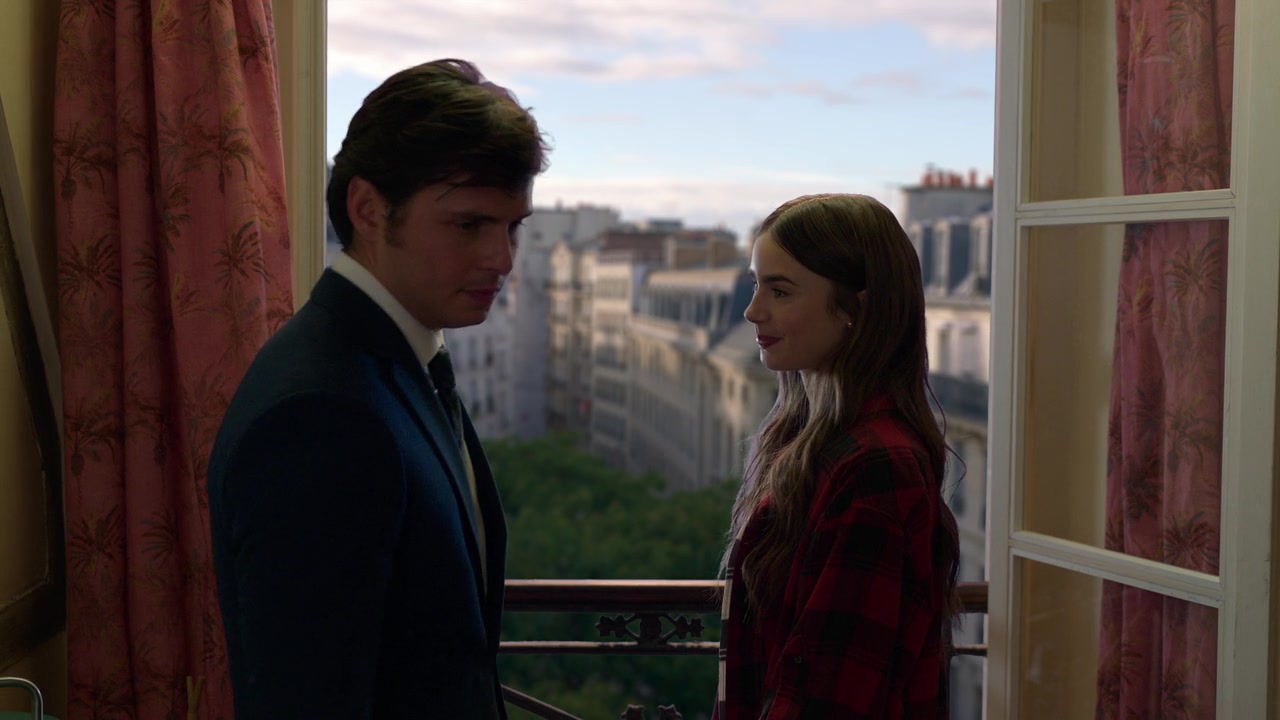 Emily_in_Paris_S01E01_Emily_in_Paris_720p_NF_WEB-DL_DDP5_1_x264-BTN_0720.jpg
