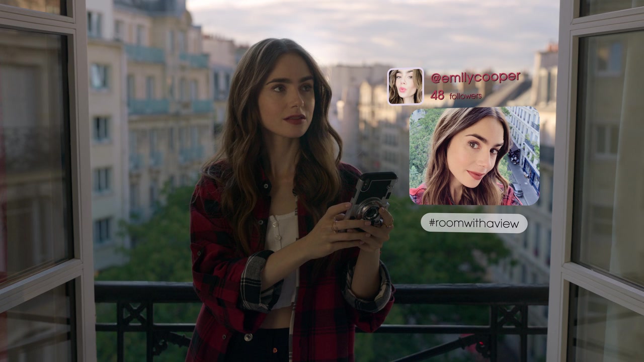 Emily_in_Paris_S01E01_Emily_in_Paris_720p_NF_WEB-DL_DDP5_1_x264-BTN_0736.jpg