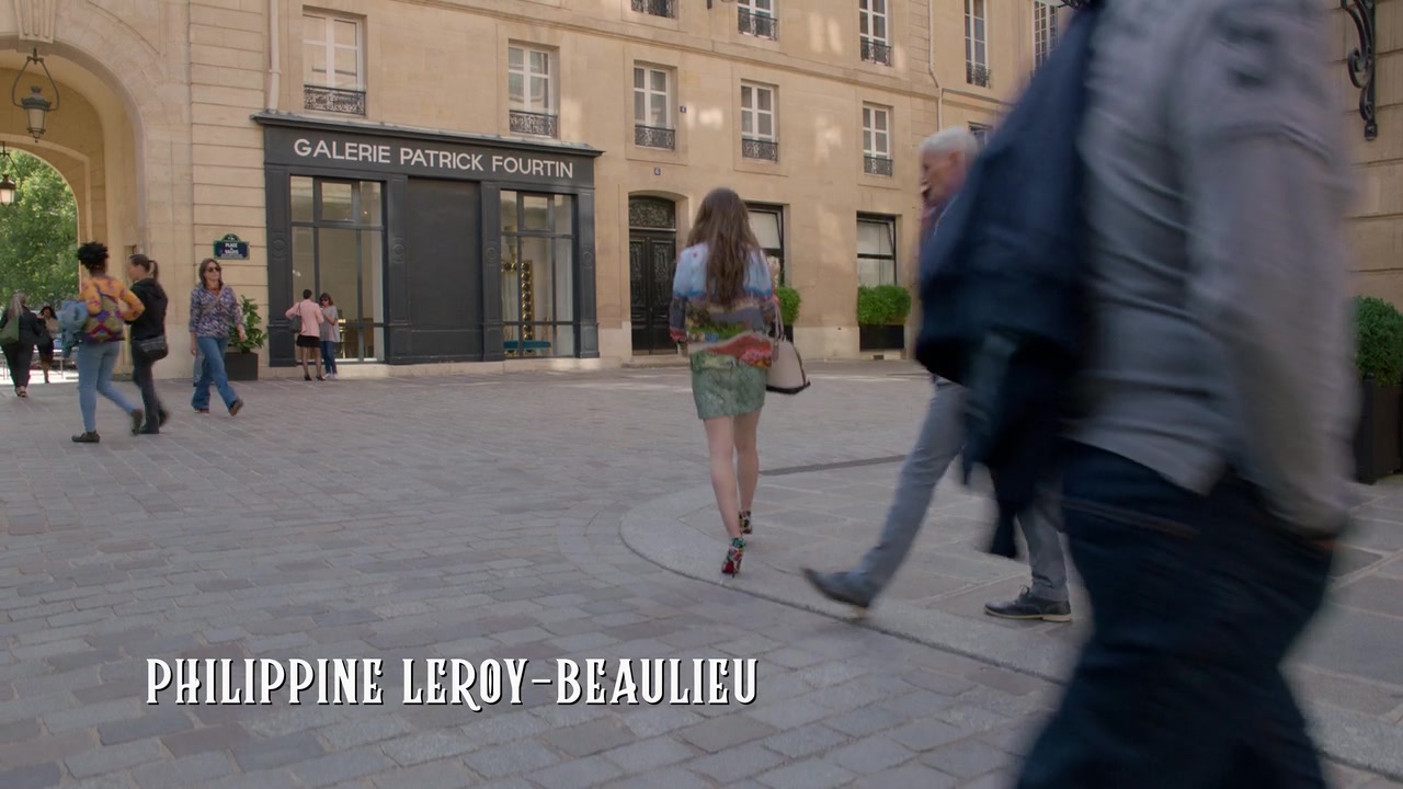 Emily_in_Paris_S01E01_Emily_in_Paris_720p_NF_WEB-DL_DDP5_1_x264-BTN_0782.jpg