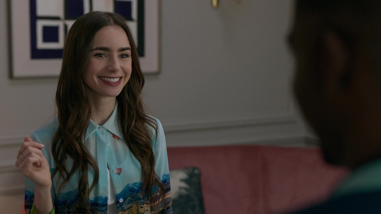Emily_in_Paris_S01E01_Emily_in_Paris_720p_NF_WEB-DL_DDP5_1_x264-BTN_0872.jpg