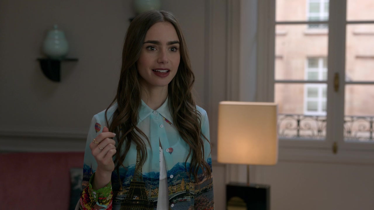 Emily_in_Paris_S01E01_Emily_in_Paris_720p_NF_WEB-DL_DDP5_1_x264-BTN_0888.jpg