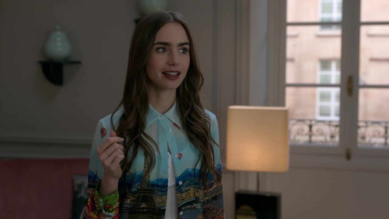 Emily_in_Paris_S01E01_Emily_in_Paris_720p_NF_WEB-DL_DDP5_1_x264-BTN_0889.jpg