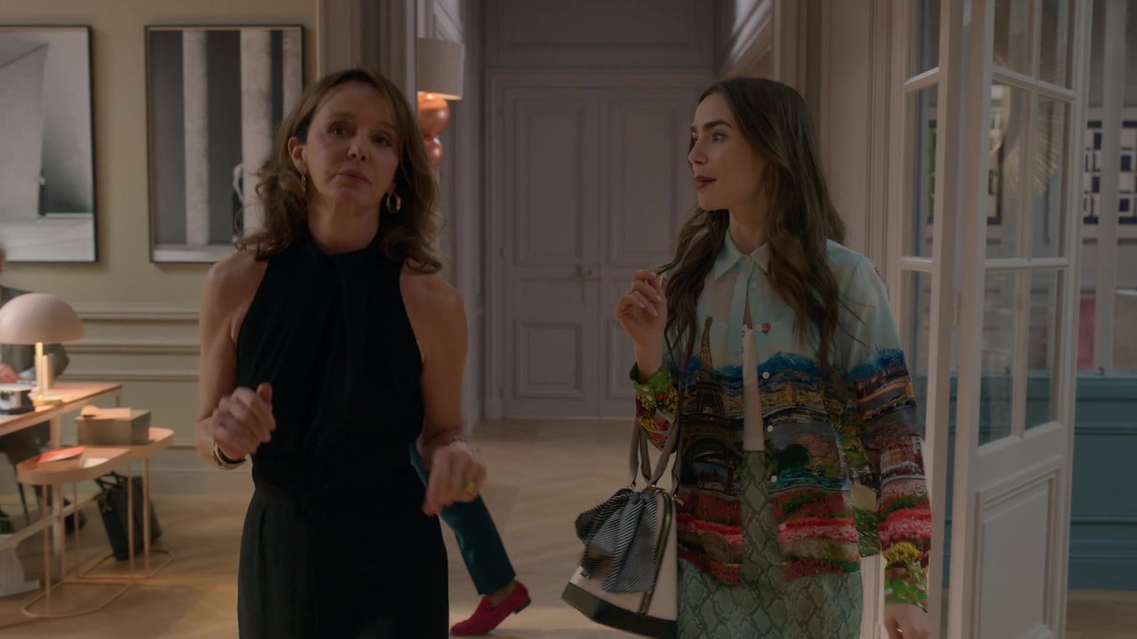 Emily_in_Paris_S01E01_Emily_in_Paris_720p_NF_WEB-DL_DDP5_1_x264-BTN_0924.jpg