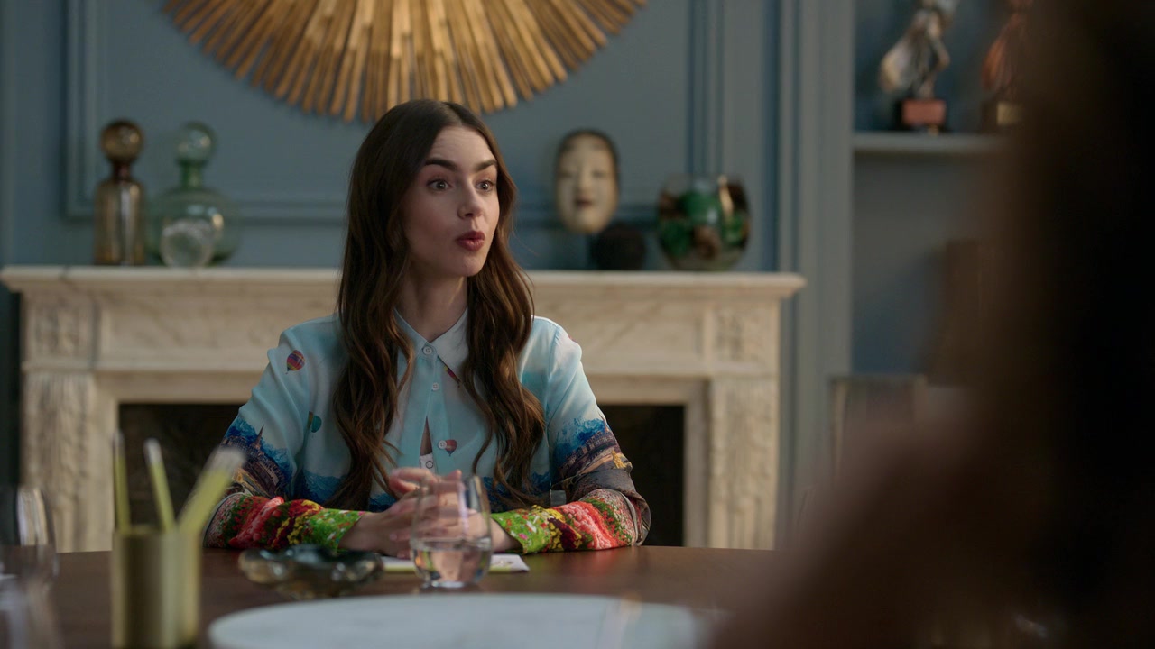 Emily_in_Paris_S01E01_Emily_in_Paris_720p_NF_WEB-DL_DDP5_1_x264-BTN_1220.jpg