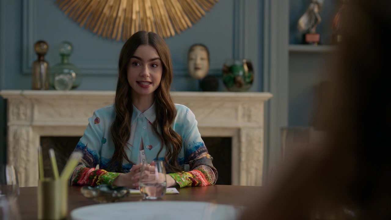 Emily_in_Paris_S01E01_Emily_in_Paris_720p_NF_WEB-DL_DDP5_1_x264-BTN_1231.jpg