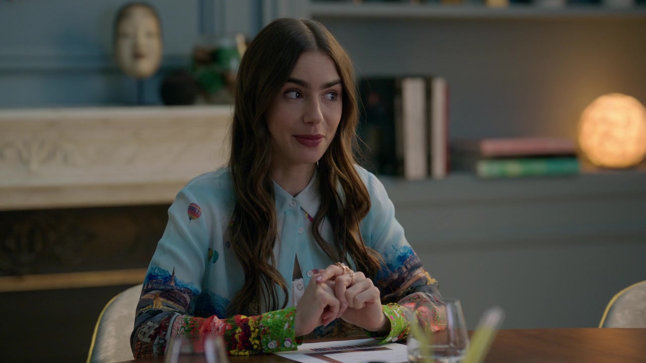 Emily_in_Paris_S01E01_Emily_in_Paris_720p_NF_WEB-DL_DDP5_1_x264-BTN_1250.jpg